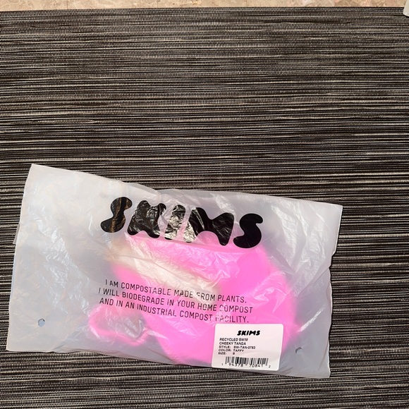 Skims Swim Thong size Small in Taffy - Picture 4 of 4